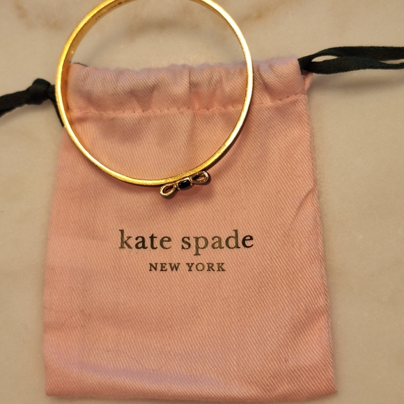 NWOT Kate Spade New York Black Bow  Gold Tone Bracelet w/ Dust Bag - Picture 2 of 3